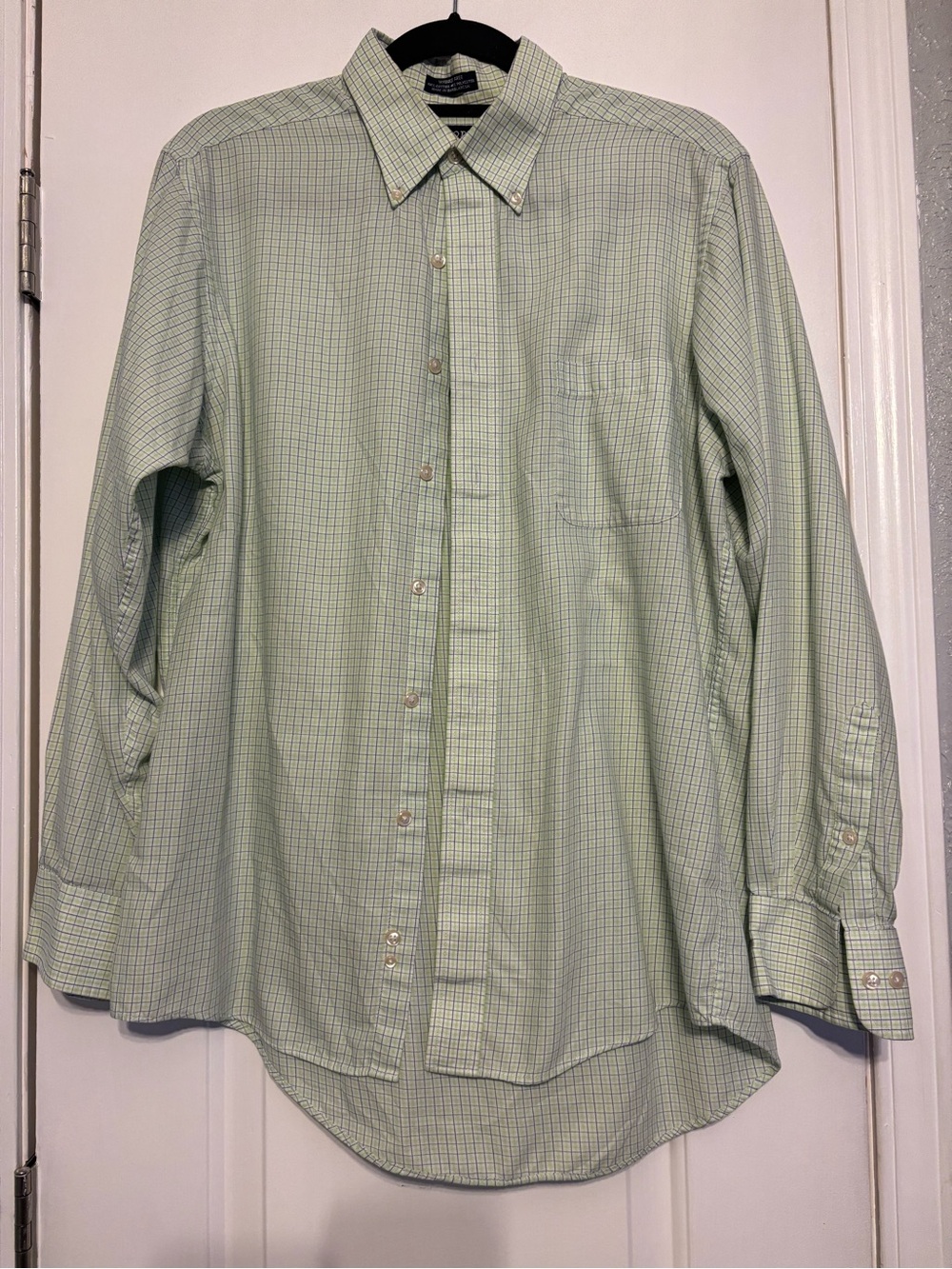 Izod Men's Light Green Checked Button-Up Shirt